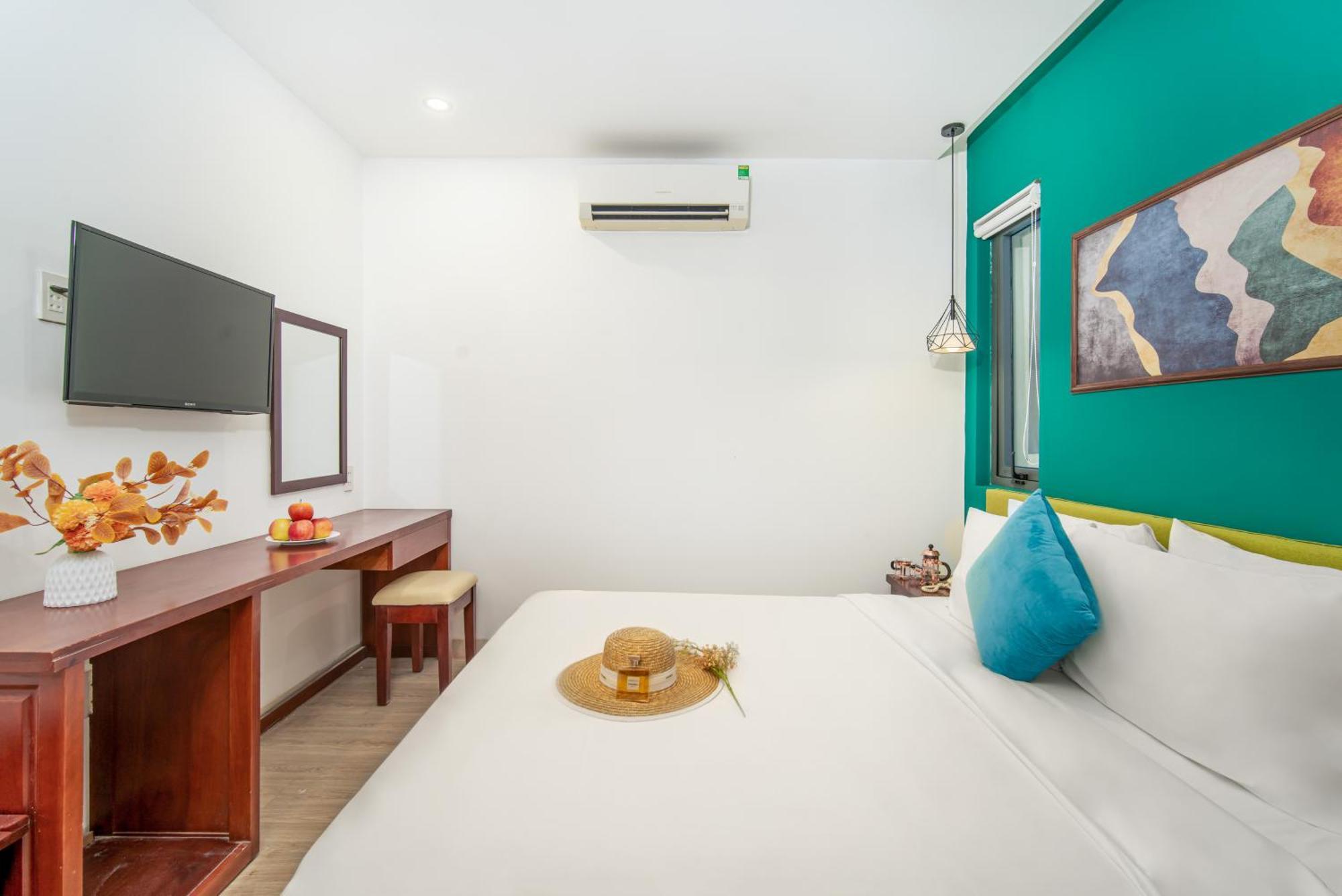 May Beach Hotel Khách sạn 4*